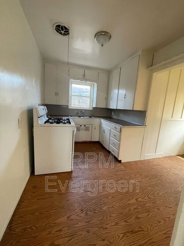 242 S Chess Terrace St, Porterville, CA 93257 House Rental in