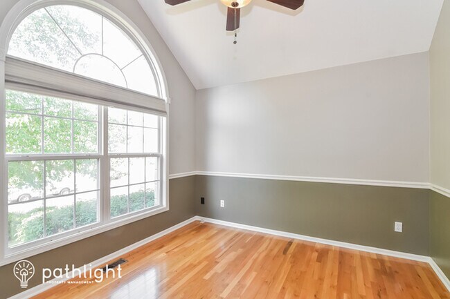 Foto del edificio - 17701 E 36th St Ct S, Independence, MO, 64055