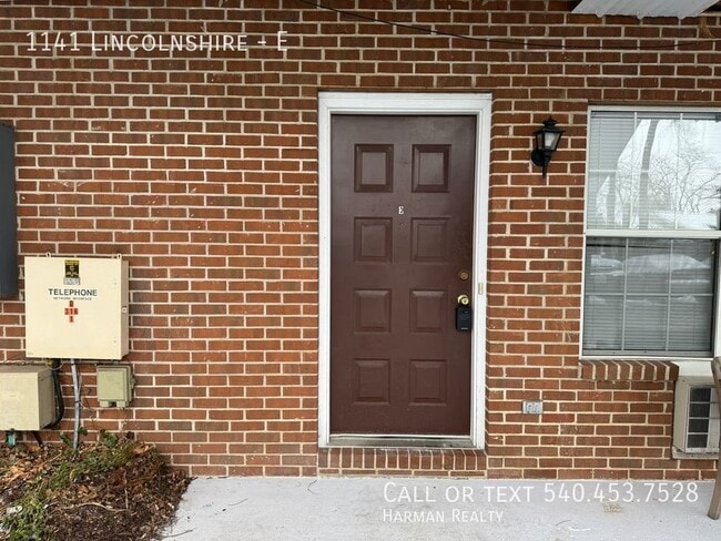 Building Photo - Spacious ground floor 1 bedroom apartment