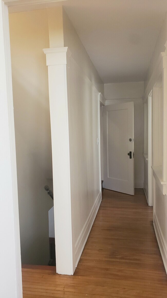 Building Photo - 418 N St Andrews Pl