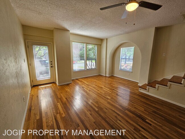 Building Photo - 2 br, 2.5 bath House - 4819 Swiss Avenue # A