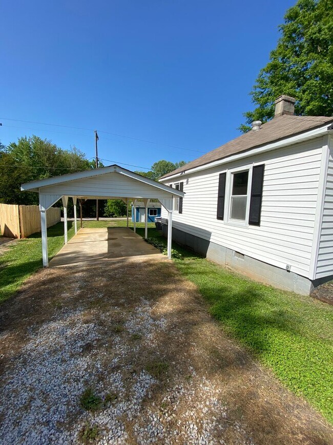 Building Photo - Exclusively Offered by Muse Realty, LLC
