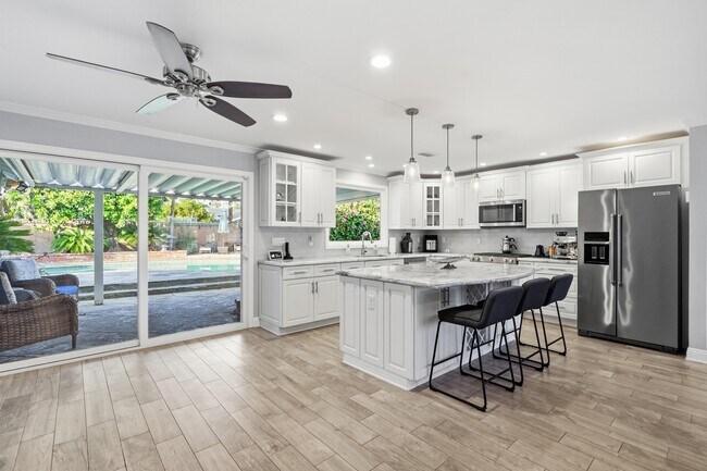 Building Photo - 19833 Blythe St