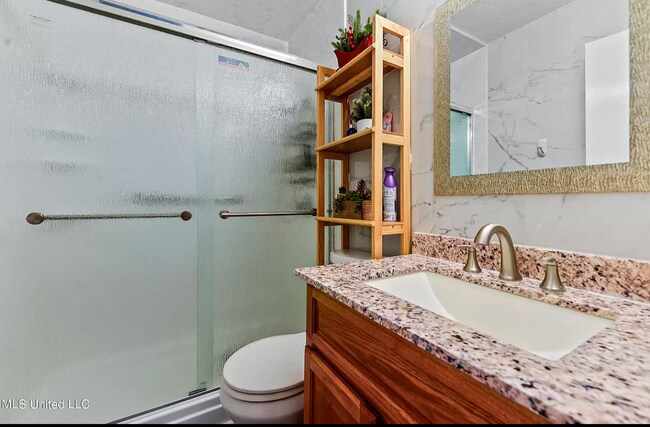 Building Photo - 536 N Forest Dr