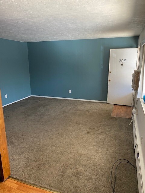 Foto principal - 760 W Main St