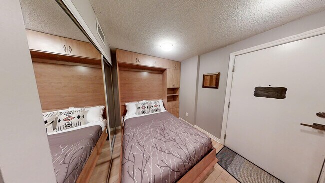 Photo du bâtiment - 250 Wellington St W