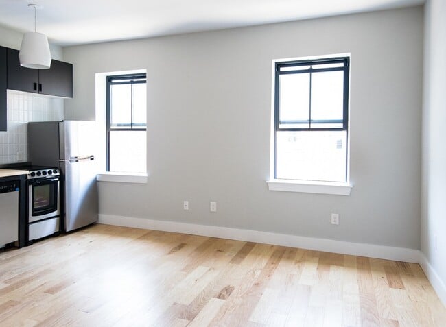 Building Photo - 2121 E Dauphin St