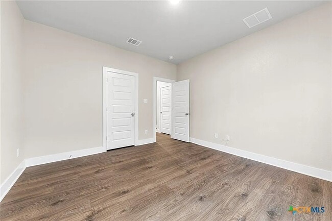 Foto del edificio - 920 Campbellton Dr