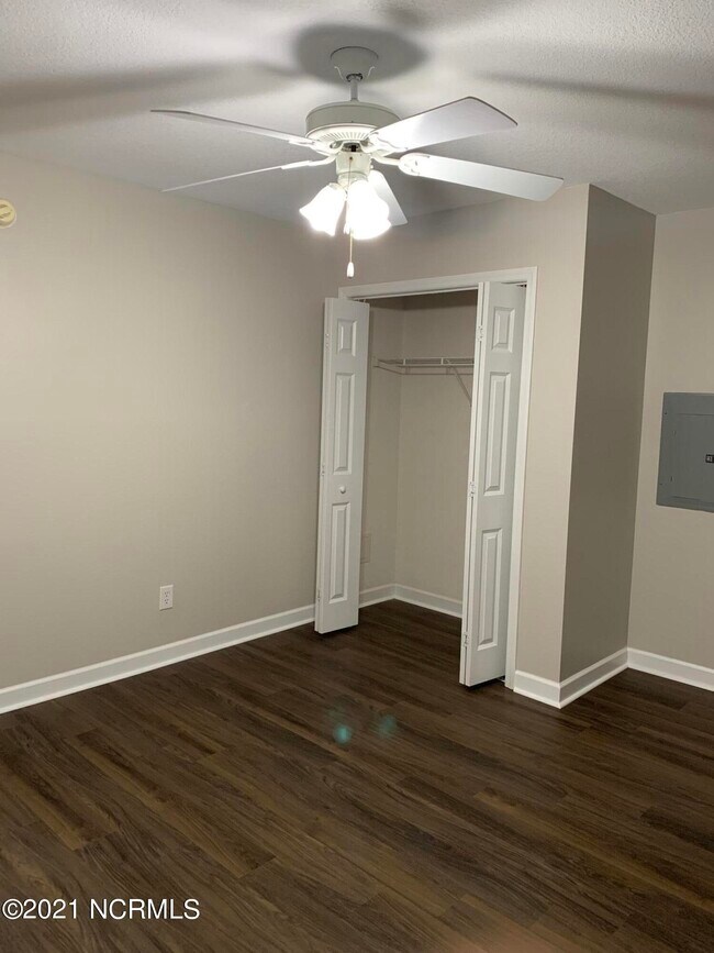 Building Photo - 4153 Brook Creek Ln