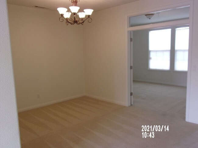 Building Photo - Jensen's Ranch Single Story Home with View...