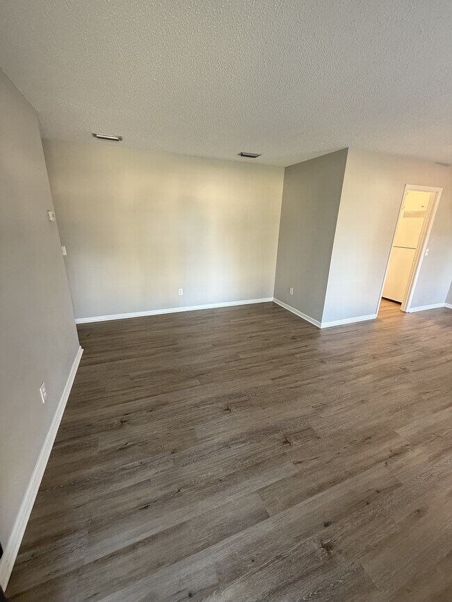 Foto del edificio - 164 Periwinkle Ln