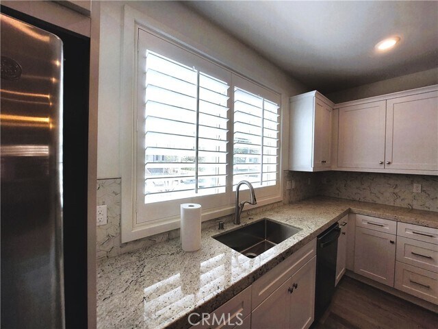 Foto del edificio - 18289 Iris Ln