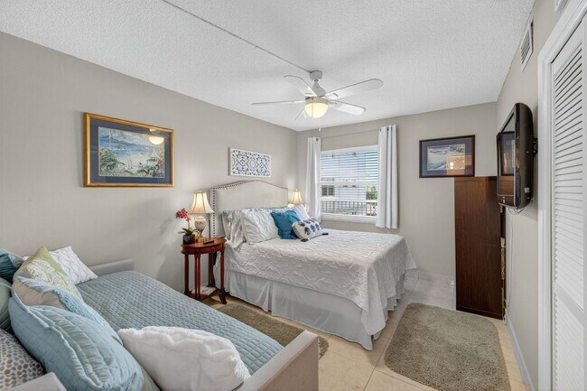 Foto del edificio - 121 Golden Isles Dr