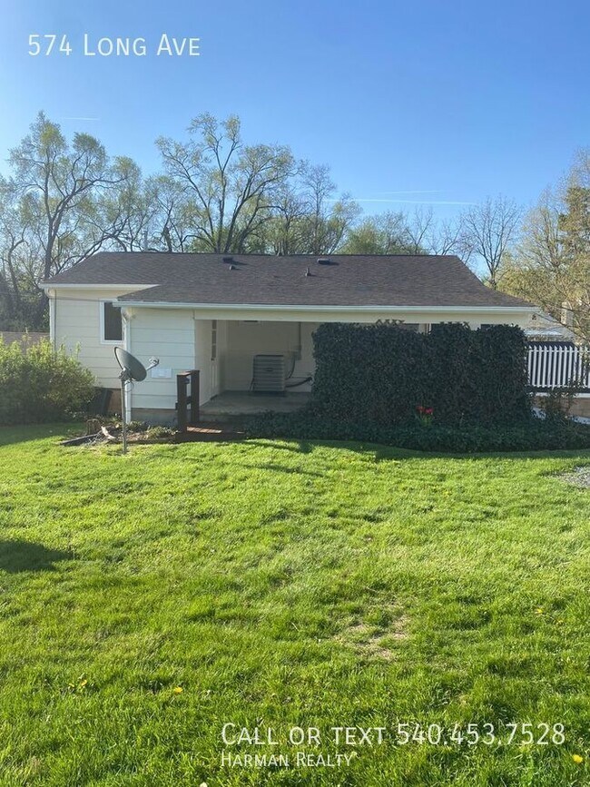 Building Photo - Charming 2 bedroom, 1 bath Apartment