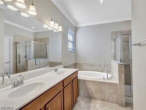 Building Photo - 13092 Silver Thorn Loop