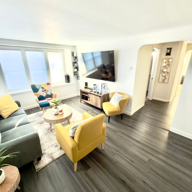 Building Photo - 2833 S 128th St