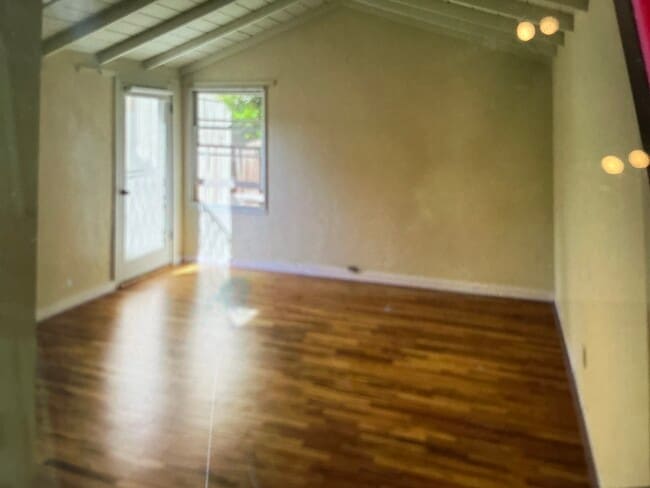 Building Photo - 278 Kelton Ave