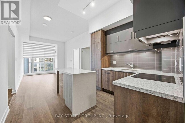 Photo du bâtiment - 8119 Birchmount Rd