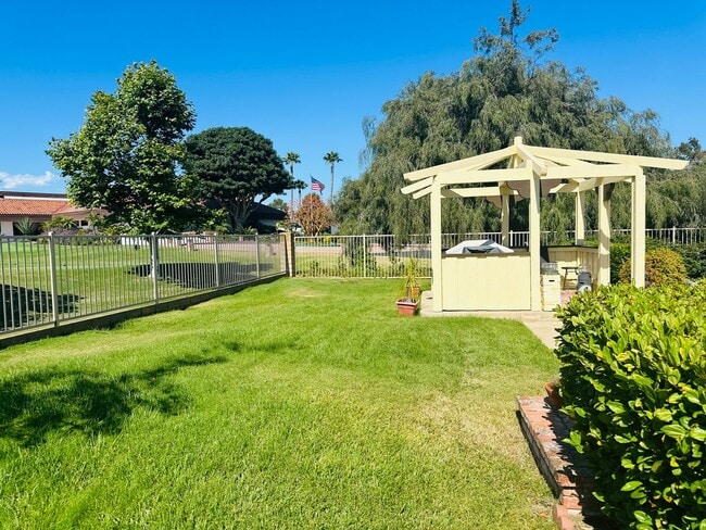 Foto del edificio - 3 bed single story home for rent  in  Shadowridge Community on the Greens