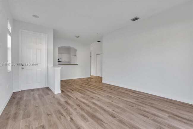 Foto del edificio - 963 NE 42nd Terrace