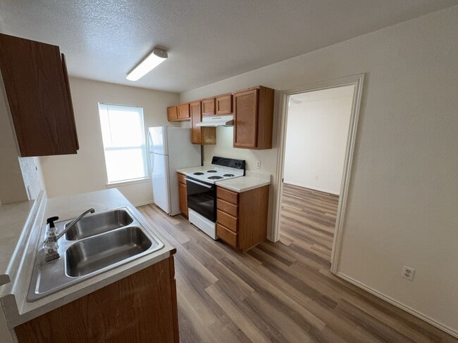 Building Photo - 1709 Spring Rose Cir