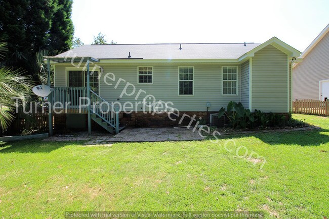 Building Photo - Nice 3 Bedroom w/Fenced Backyard in Columbia