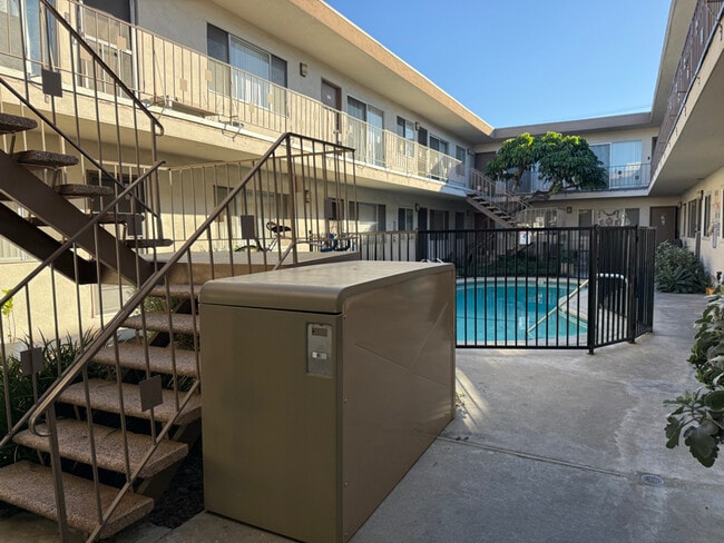 Photo - 2020 Preuss Rd Apartment