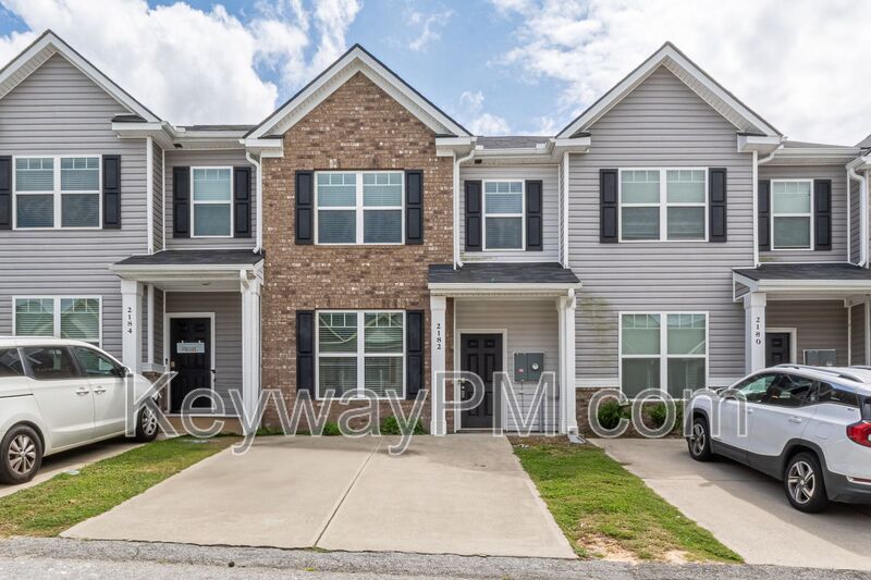 Foto principal - 2182 River Park Ct