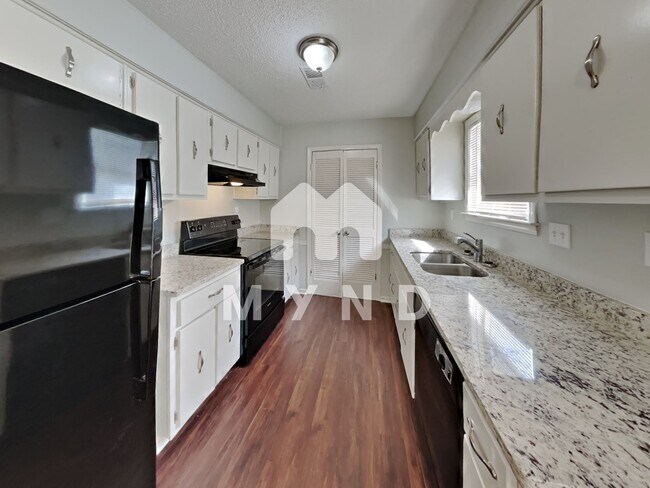 Foto del edificio - 5743 Woodbourne