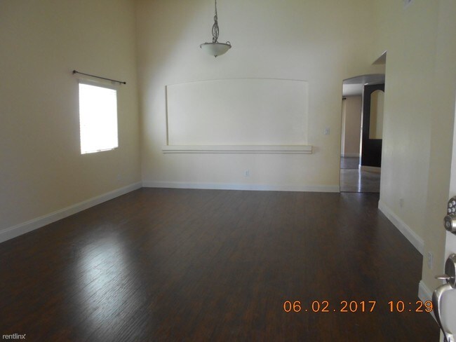 Building Photo - 11405 Pacific Shores Dr