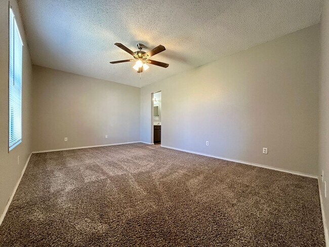 Foto del edificio - Two Story Home Near 4th & Frankford - Clos...