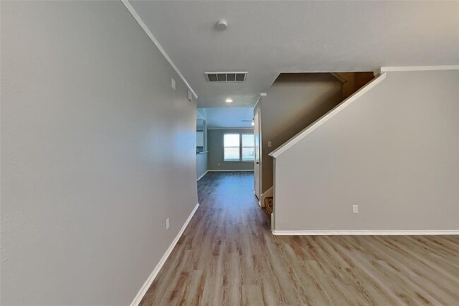 Foto del edificio - 6738 Barker Bend Ln