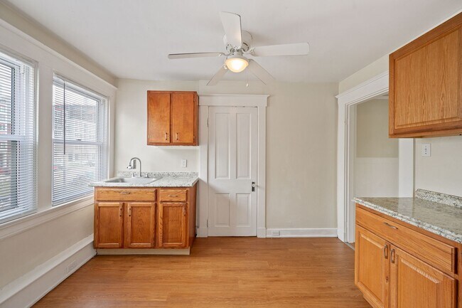 Building Photo - 2549 University Ct