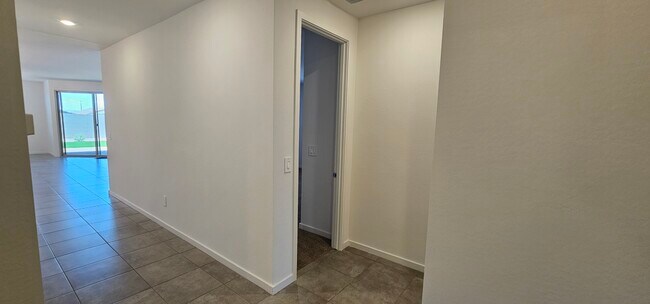 Building Photo - 5050 W Hunter Trl