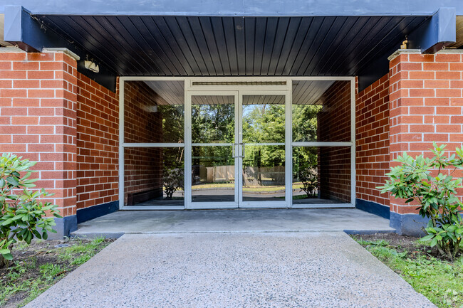 Main Entrance - Stonebridge Apartments