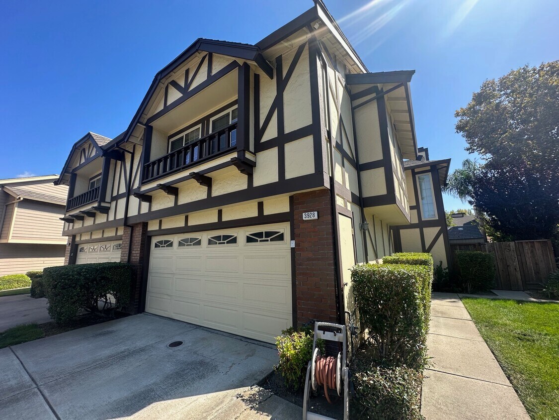Foto principal - 3928 Kinglet Terrace