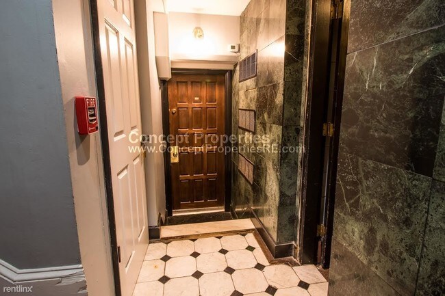Building Photo - 1 br, 1 bath Apartment - 113 Beacon St # Grc