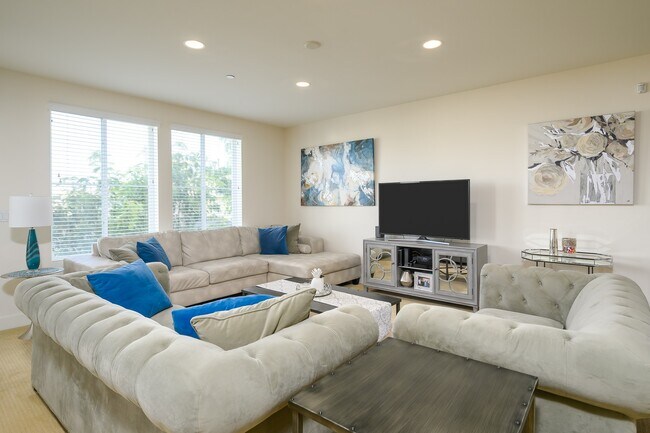 Foto del edificio - 2349 Jefferson Street, Unit 317