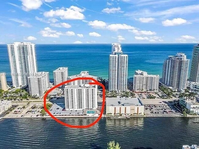 Building Photo - 3000 S Ocean Dr