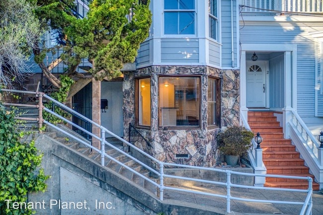 Building Photo - 1 br, 1 bath House - 4 Saturn Street