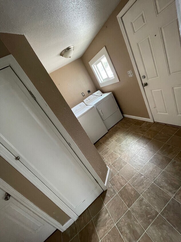 Foto del edificio - 809 W 9th St