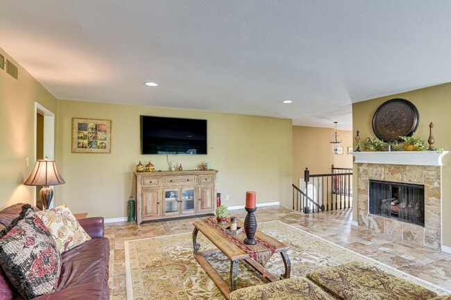 Building Photo - 18654 Martinique Dr