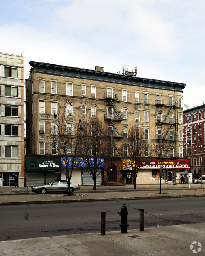Building Photo - 393 Lenox Ave