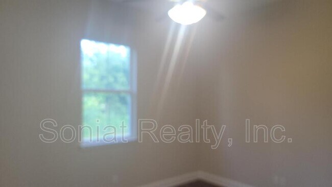 Foto del edificio - 4948 Camelia St