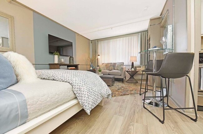 Building Photo - The Flats of Jackson Square Discover Our Studio, 1, & 2-Bedroom Flats and Lofts in Oak Ridge, TN