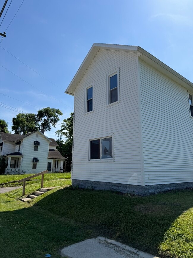 Building Photo - 51 Mill St