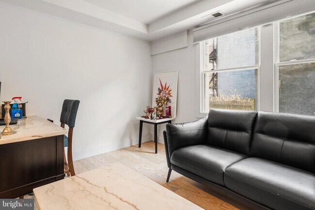 Foto del edificio - 2101 11th St NW