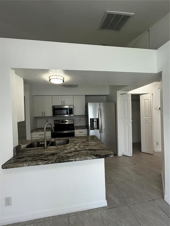 Foto del edificio - 1940 Debbie St