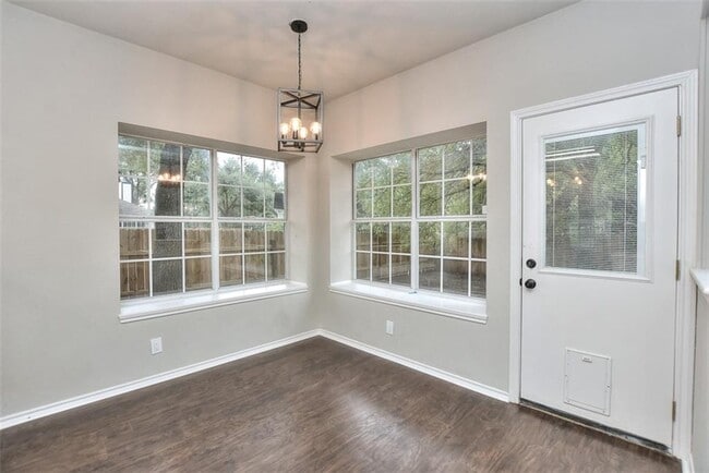 Building Photo - 2314 Falcon Dr