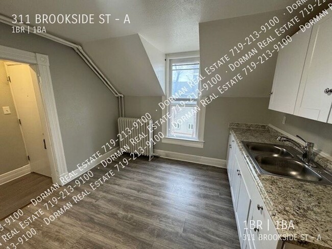 Building Photo - 311 Brookside St